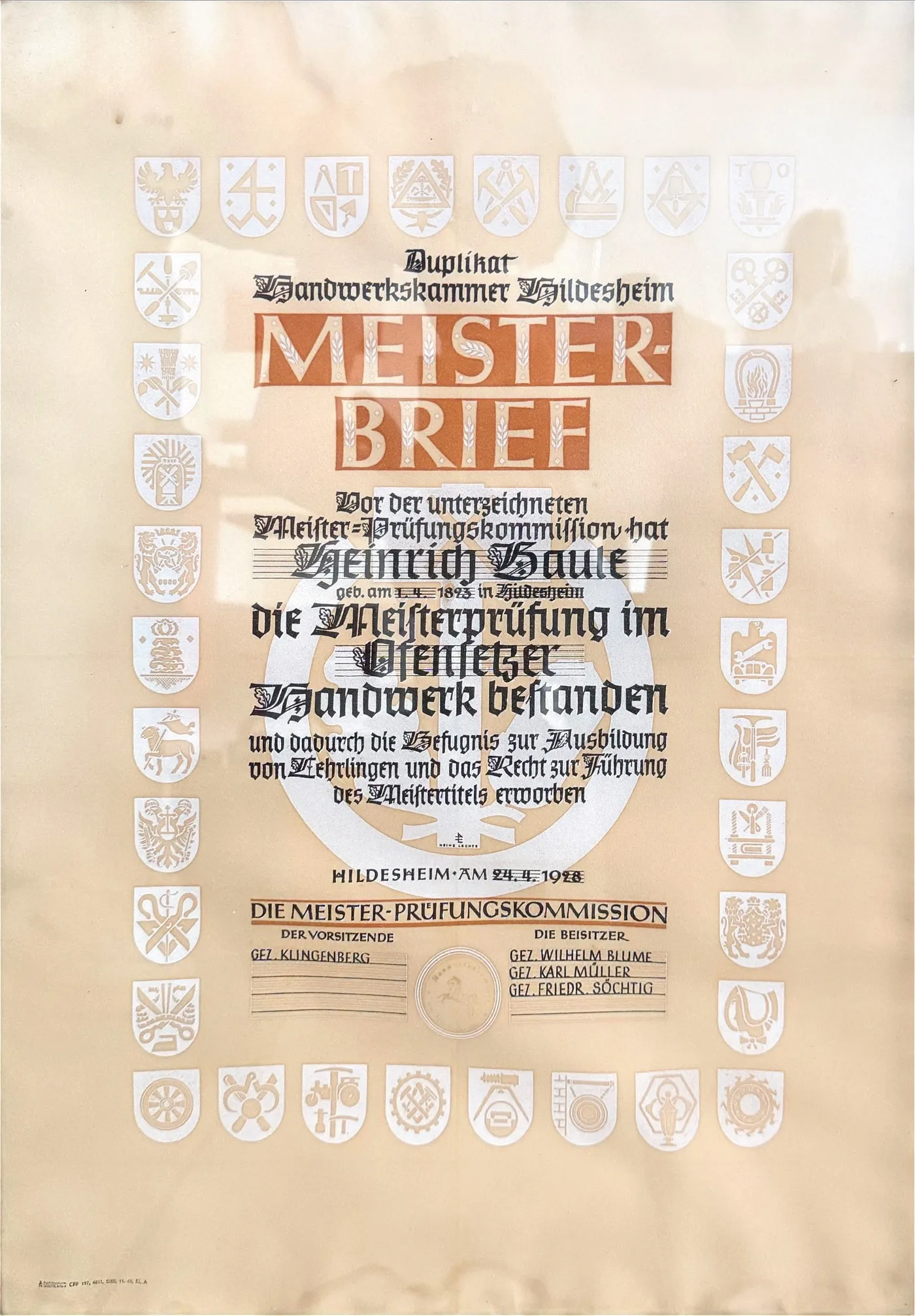Meisterbrief der Handwerkskammer Hildesheim für Heinrich Baule, geboren am 1. April 1893 in Hildesheim, über die bestandene Meisterprüfung im Ofensetzer-Handwerk